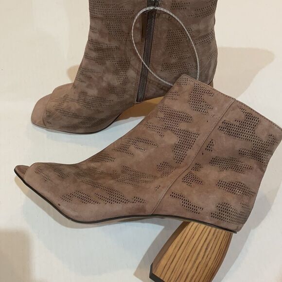 Sanctuary Rock Tonal Camo Suede Toe Block Booties - Picture 2 of 7